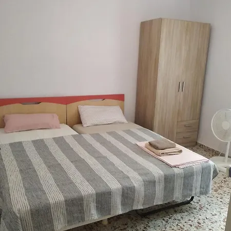 Δωμάτια σε οικογενειακή κατοικία сozy House